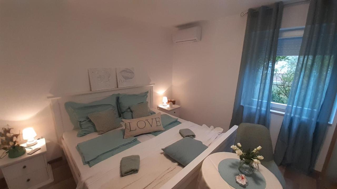 Villa Elke Maria mit Privatpool und Poolmassage Novigrad Istria Exterior foto