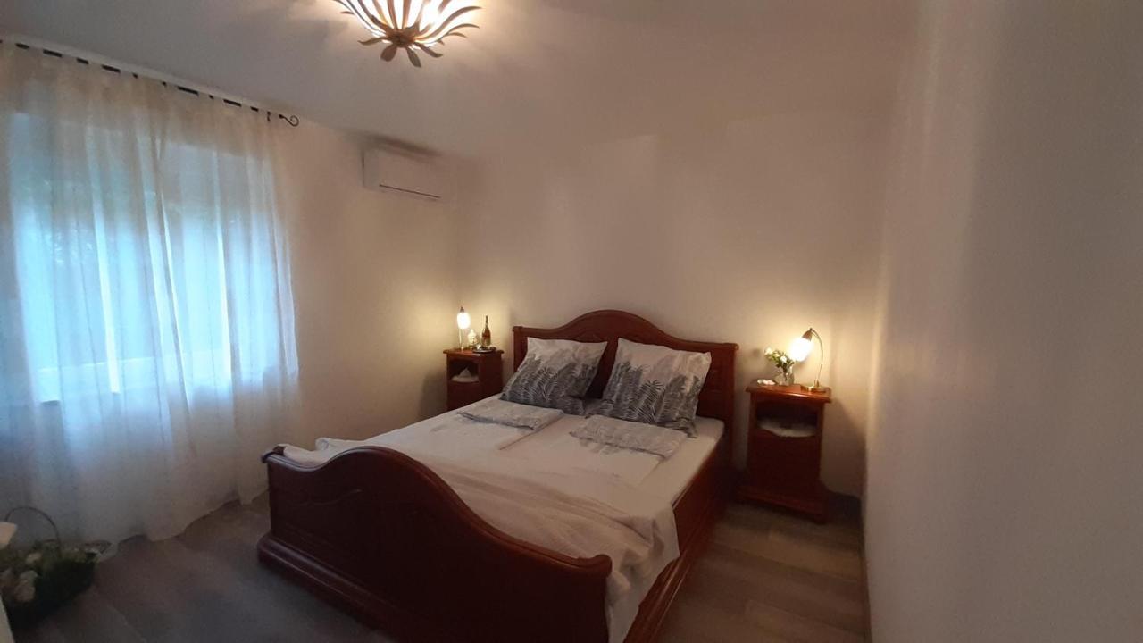 Villa Elke Maria mit Privatpool und Poolmassage Novigrad Istria Exterior foto