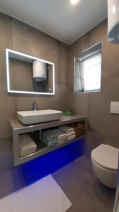 Villa Elke Maria mit Privatpool und Poolmassage Novigrad Istria Exterior foto