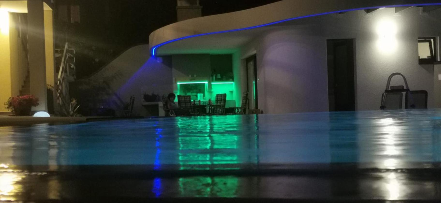 Villa Elke Maria mit Privatpool und Poolmassage Novigrad Istria Exterior foto