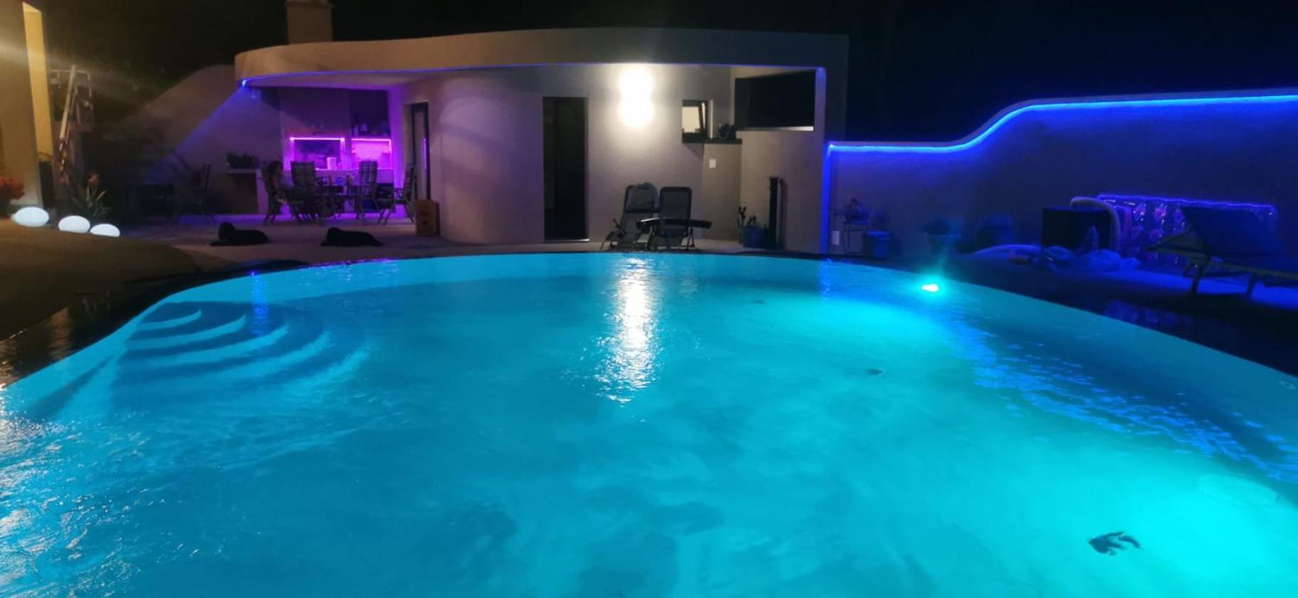 Villa Elke Maria mit Privatpool und Poolmassage Novigrad Istria Exterior foto