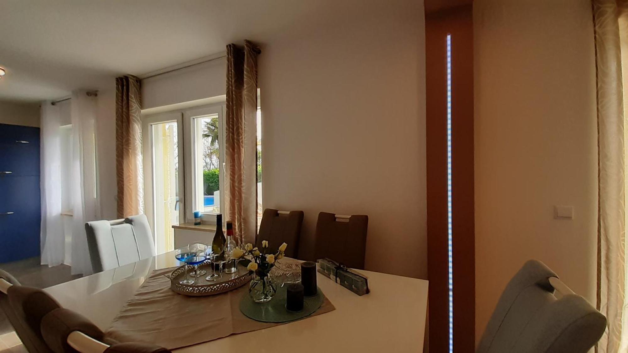 Villa Elke Maria mit Privatpool und Poolmassage Novigrad Istria Zimmer foto