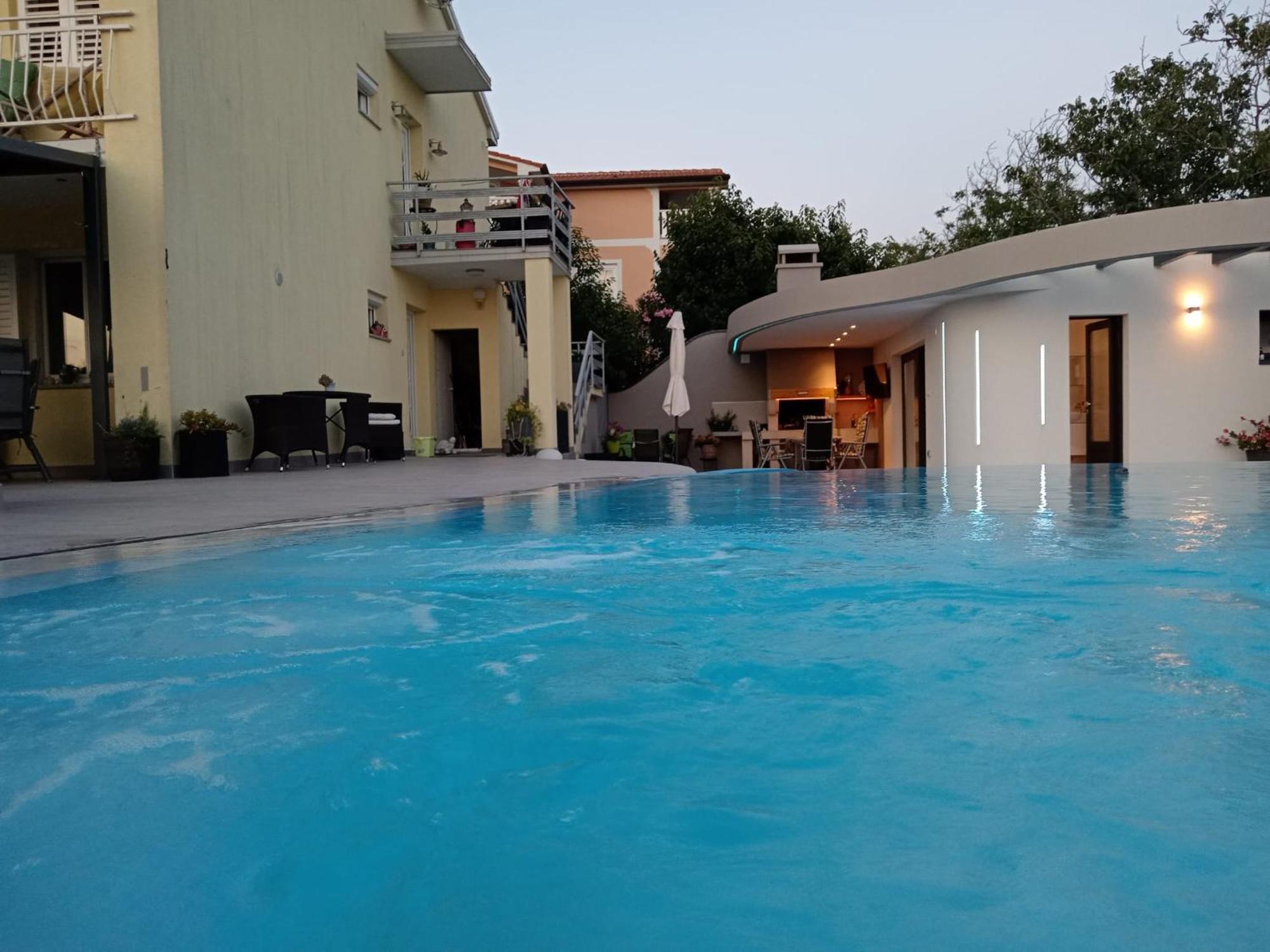 Villa Elke Maria mit Privatpool und Poolmassage Novigrad Istria Exterior foto